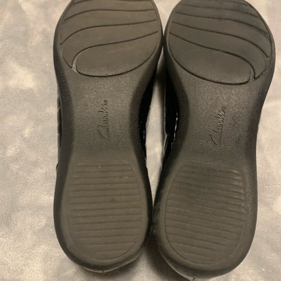 ❤️GORGEOUS AND BRAND NEW CLARKS BLACK FAUX CROC LEATHER LOAFERS IN SIZE 9M❤️ - Picture 7 of 9